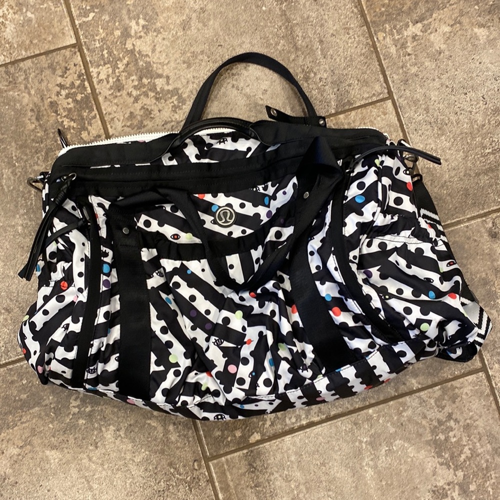 Lululemon- duffel bag